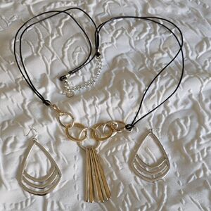 Elegant Gold and Silver Necklace and Earring Set